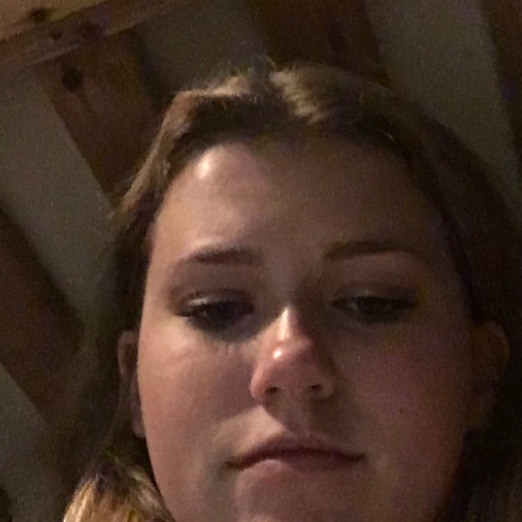 Meet your Posher, Claire - Picture 1 of 1